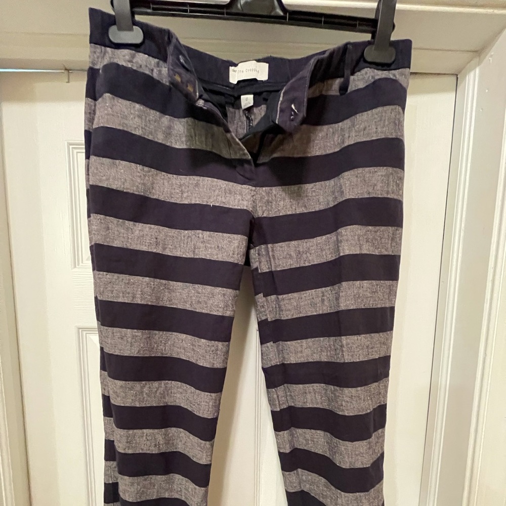 Gap brand linen/cotton blend cropped pants.